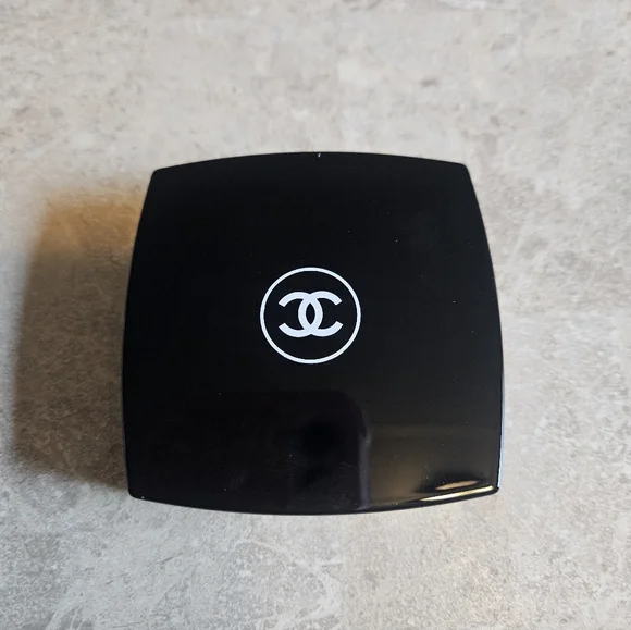 Chanel Eyeshadow Palette - Picture 3 of 4